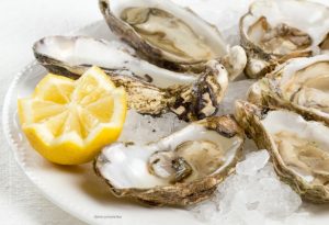 Raw Oysters with Lemon
