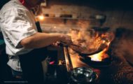 Sick Restaurant Employees Cause 40% of Outbreaks
